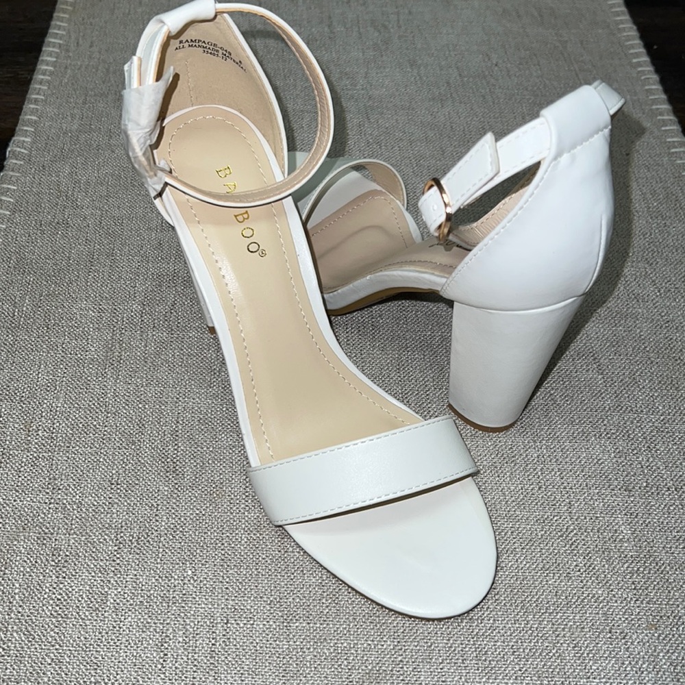 Never worn good condition Bamboo size 8 white chunky heel. Some defects see pics